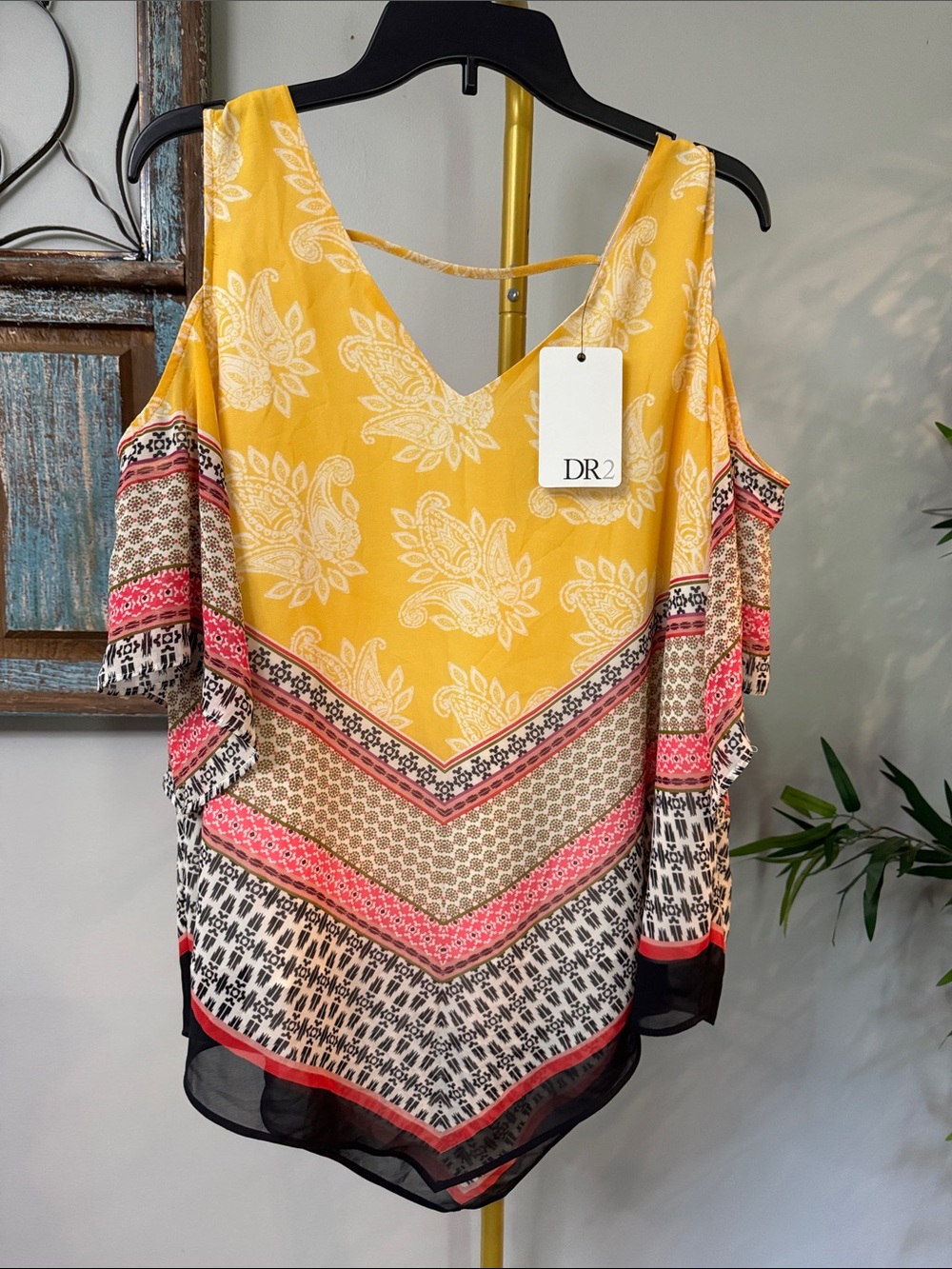 DR2 boho Yellow Floral Cold-Shoulder V-Neck Blouse with Patterned Border NWT L